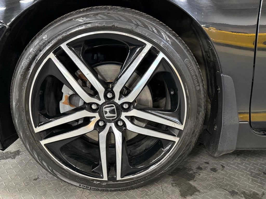 Used 2017 Honda Accord Sport image 7