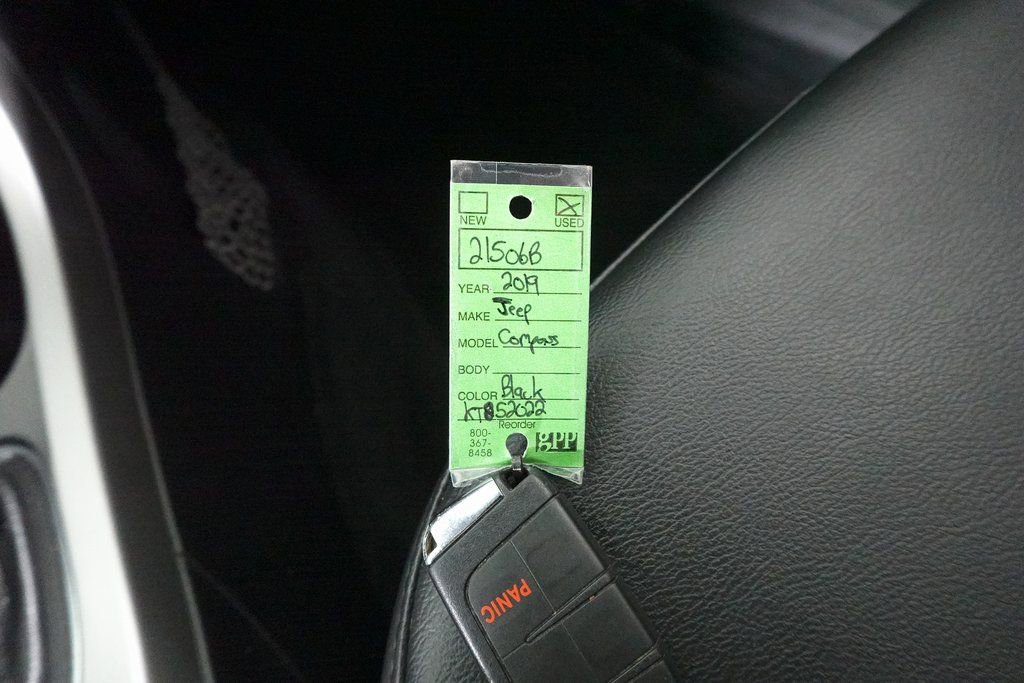 Used 2019 Jeep Compass Latitude image 32