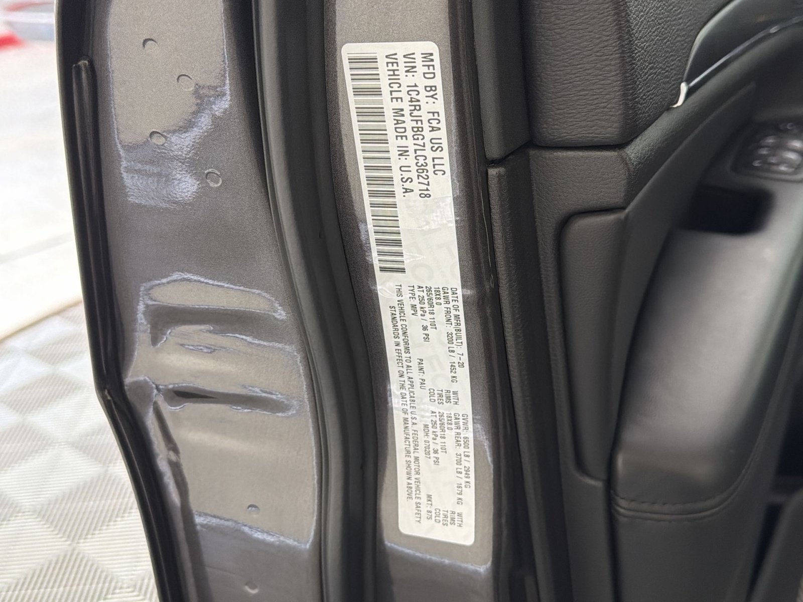 Used 2020 Jeep Grand Cherokee Limited AWD/4WD image 29