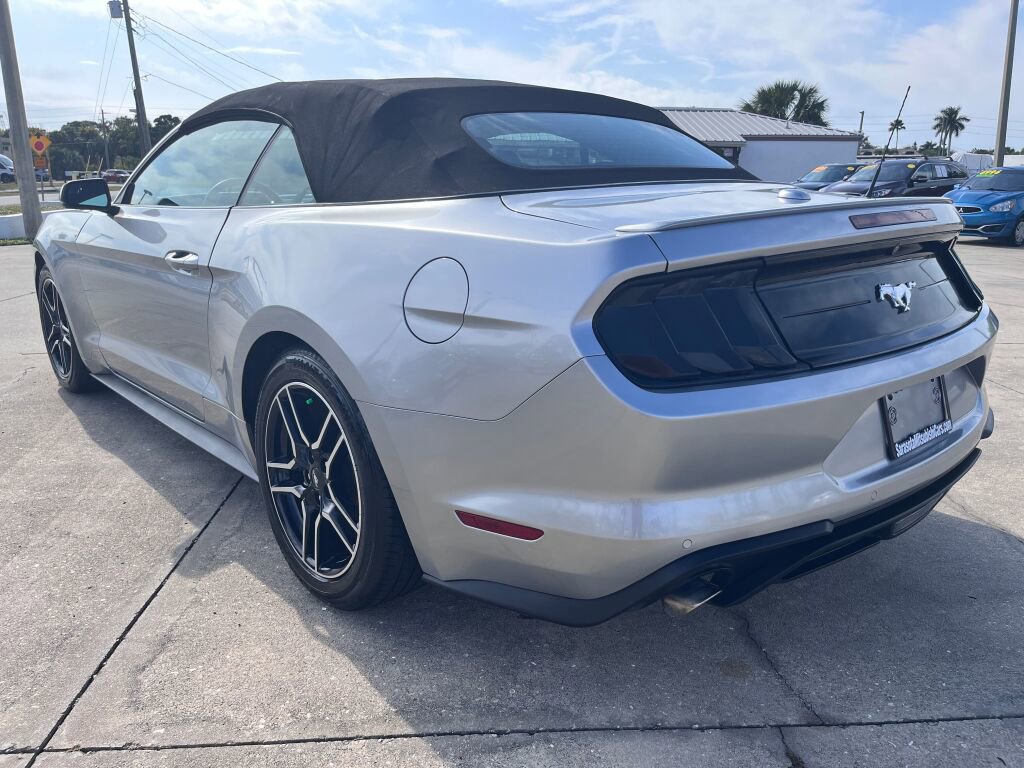 Used 2020 Ford Mustang Premium RWD image 5