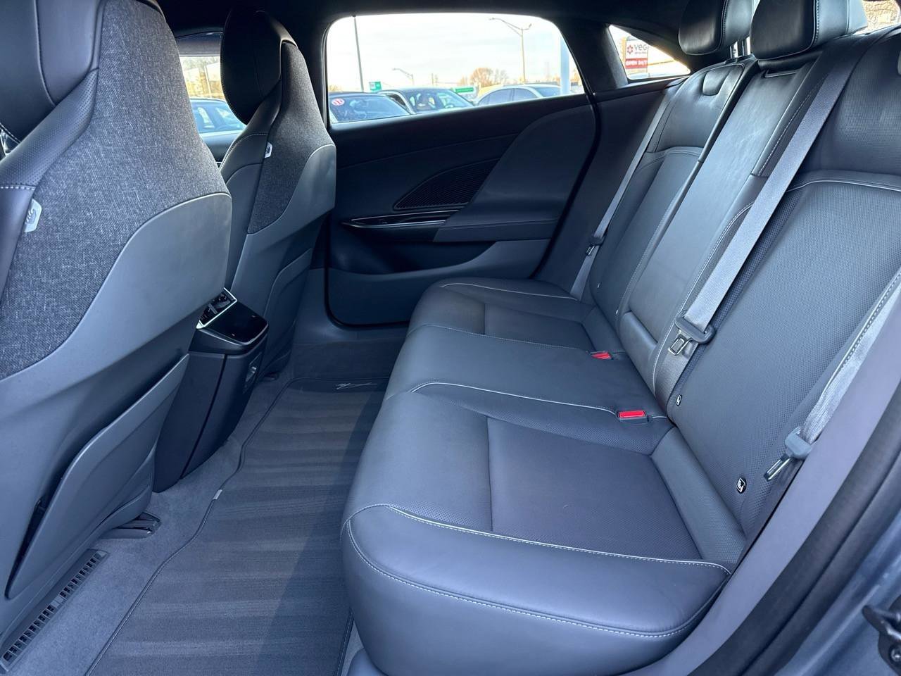 Used 2024 Lucid Air Touring image 17