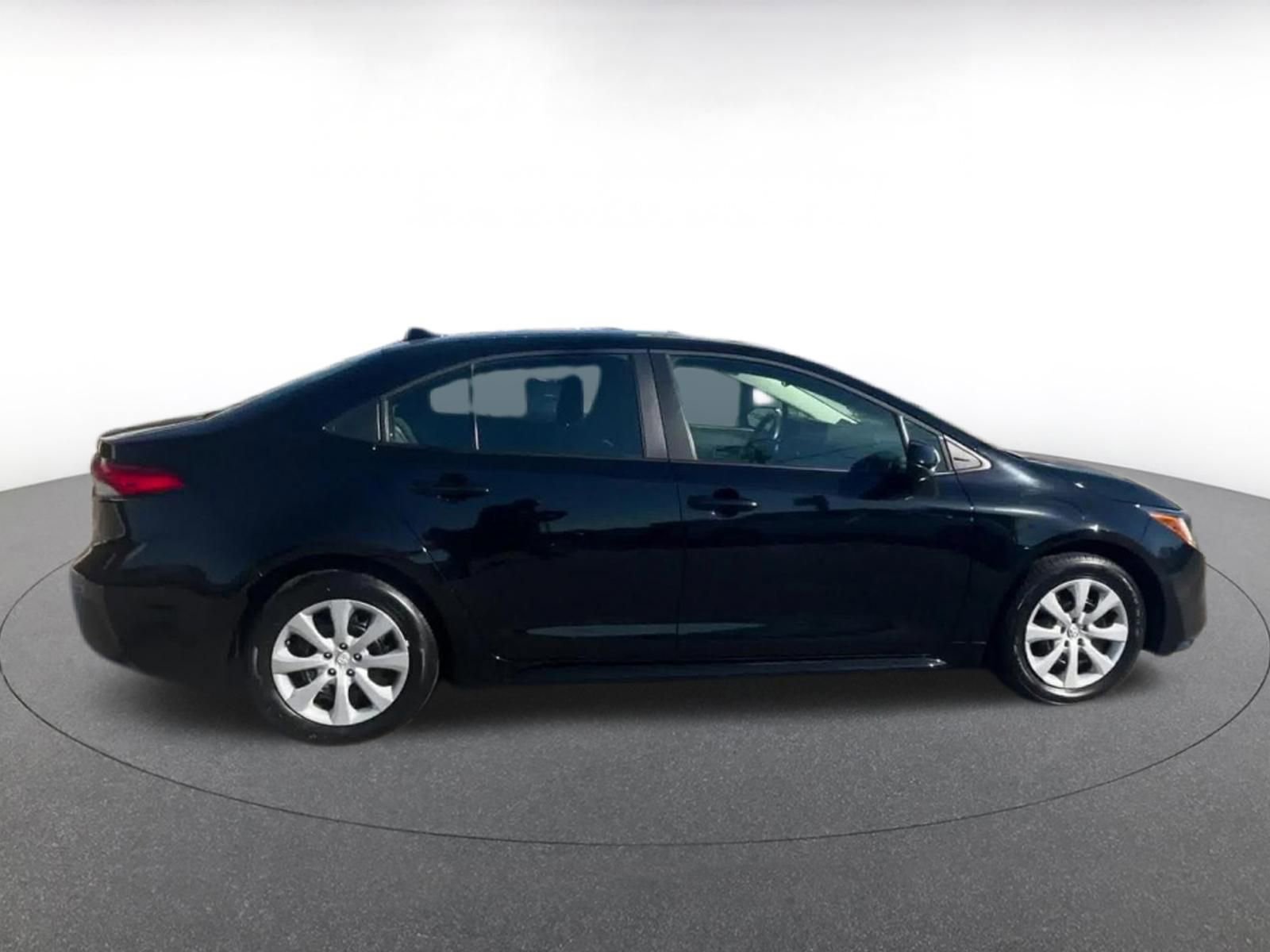 Used 2025 Toyota Corolla LE image 16