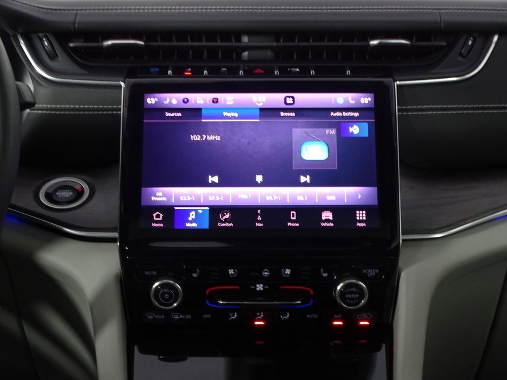 Used 2022 Jeep Grand Cherokee Overland image 34