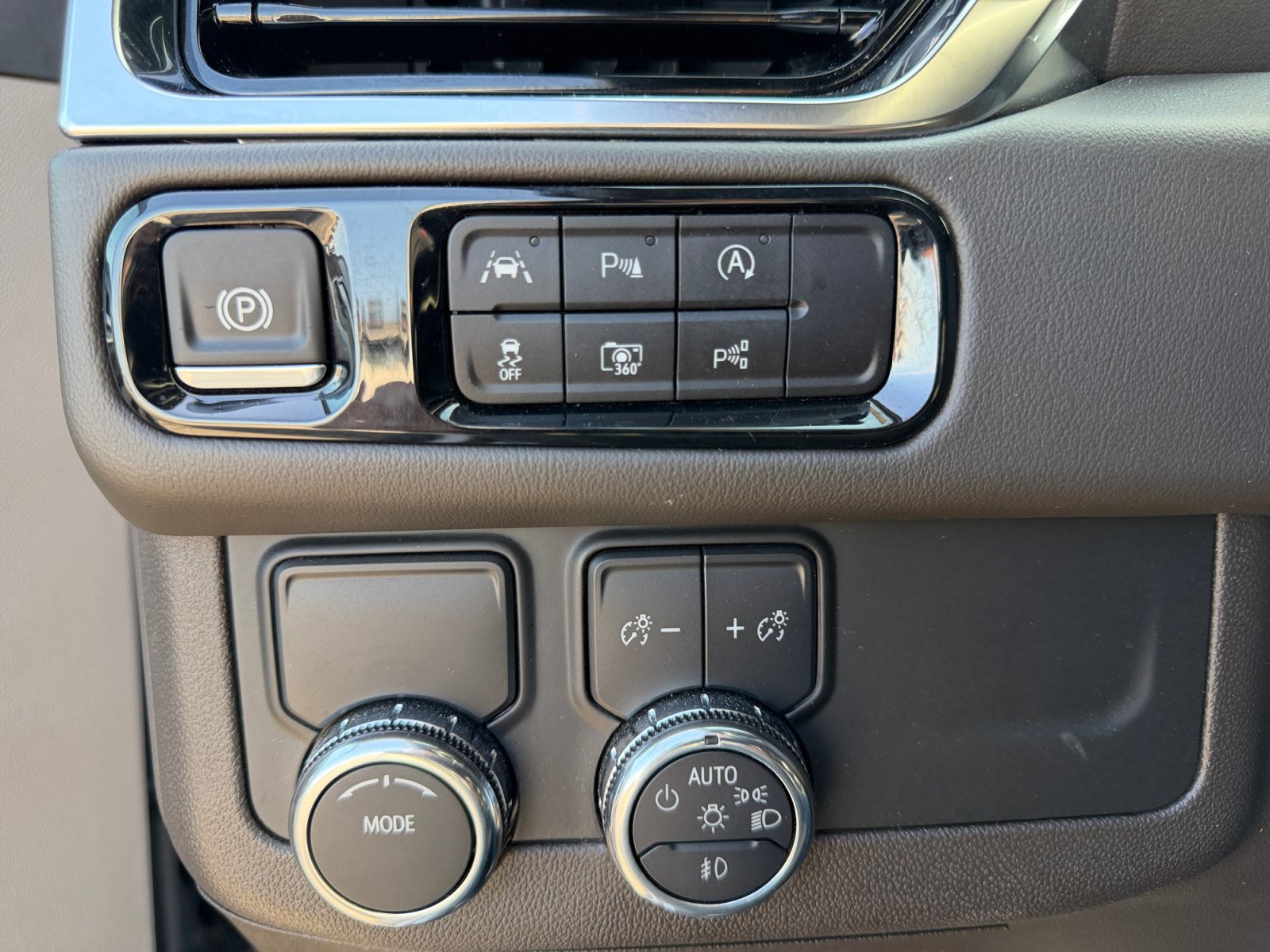 Used 2025 GMC Yukon Elevation w/ LPO, Get Active Package RWD image 22