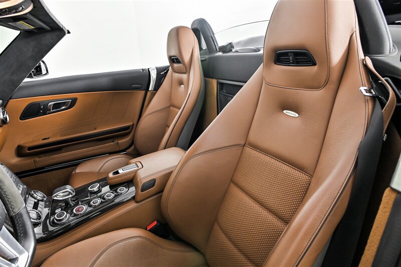 Used 2012 Mercedes-Benz SLS AMG Roadster image 18