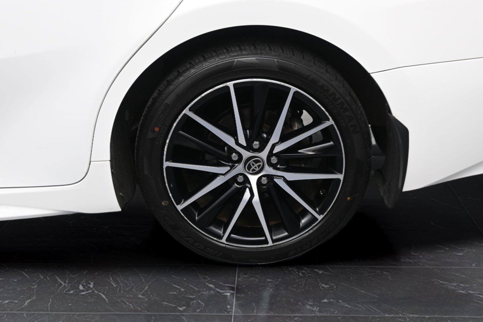 Used 2023 Toyota Camry SE FWD image 12