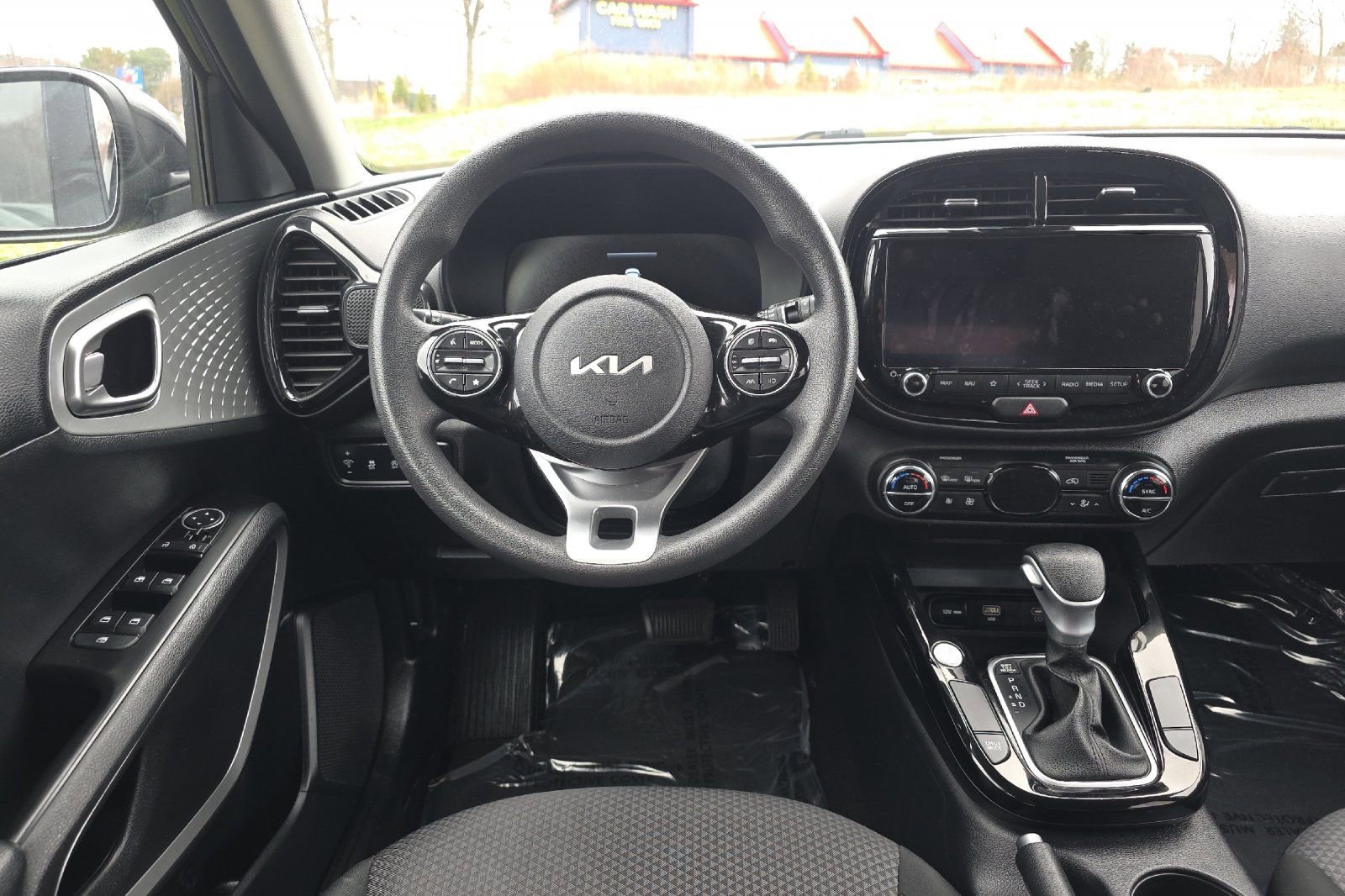 Used 2023 Kia Soul S FWD image 14
