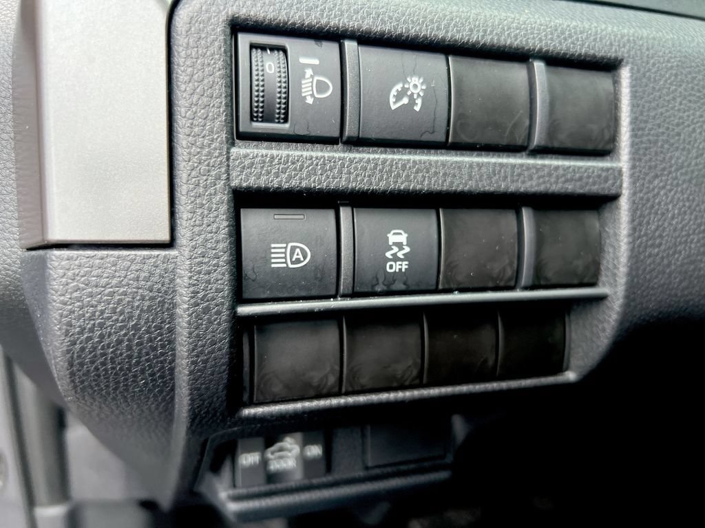 Used 2024 Toyota Tacoma TRD Off-Road AWD/4WD image 16