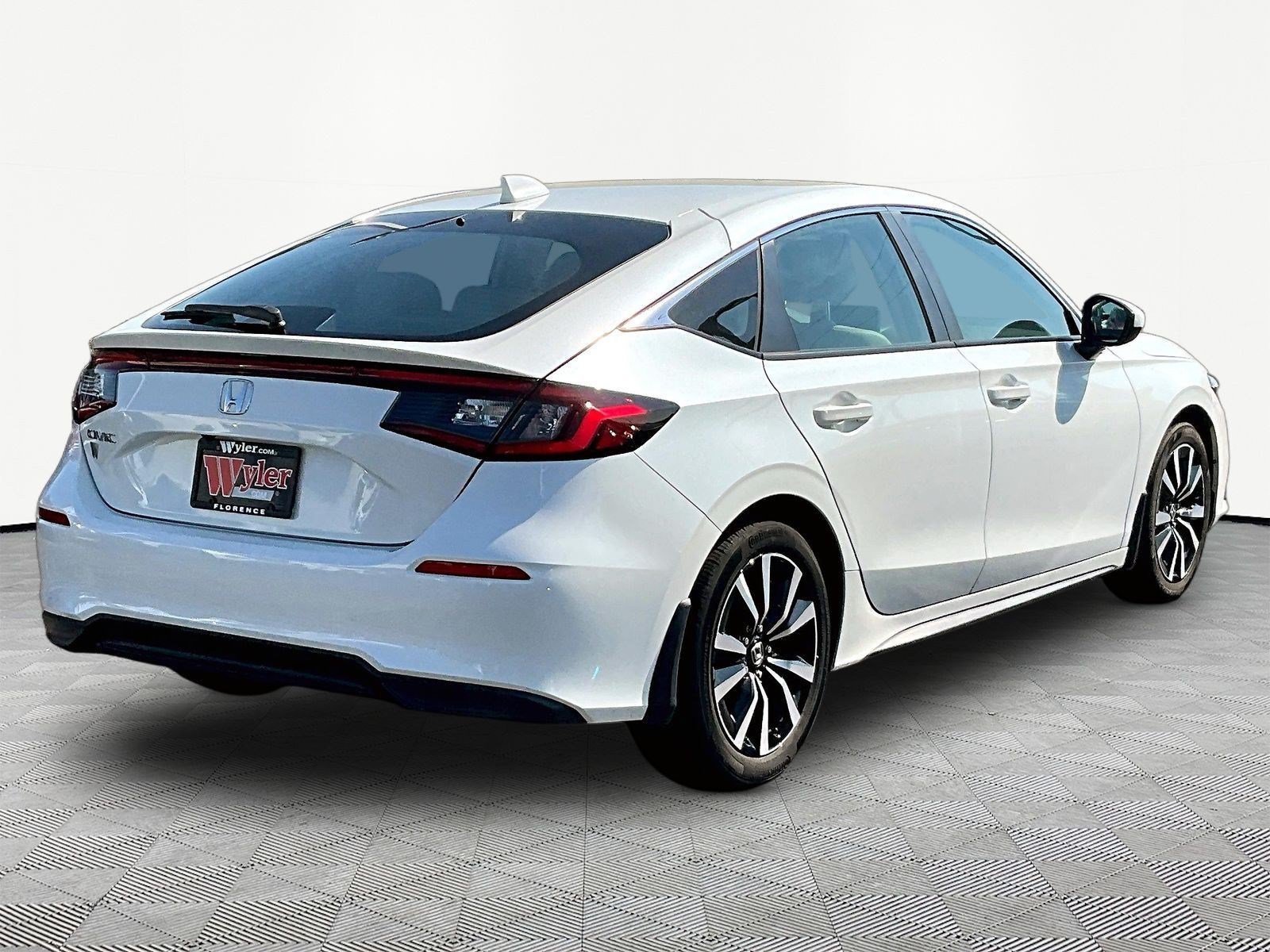Used 2024 Honda Civic EX-L image 6