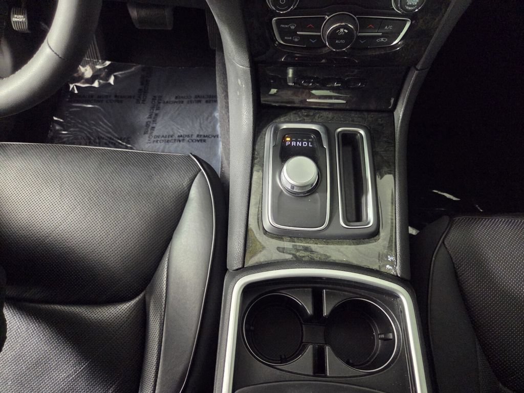 Used 2023 Chrysler 300 Touring L w/ Comfort Group RWD image 12