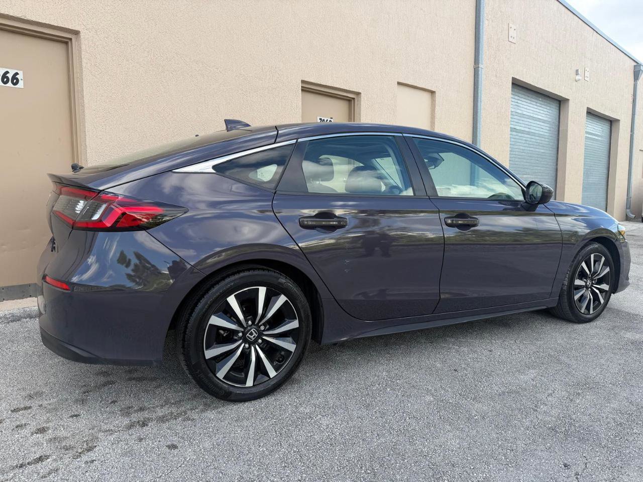 Used 2024 Honda Civic EX-L image 13