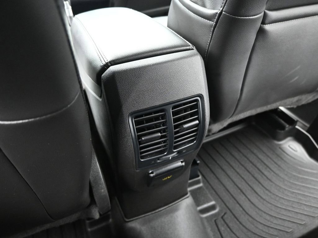 Certified 2017 Ford Escape Titanium w/ Equipment Group 301A image 21