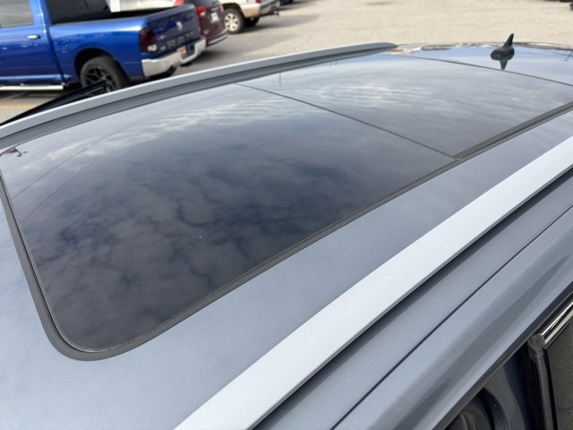 Used 2020 Volkswagen Atlas Cross Sport SEL Premium image 16