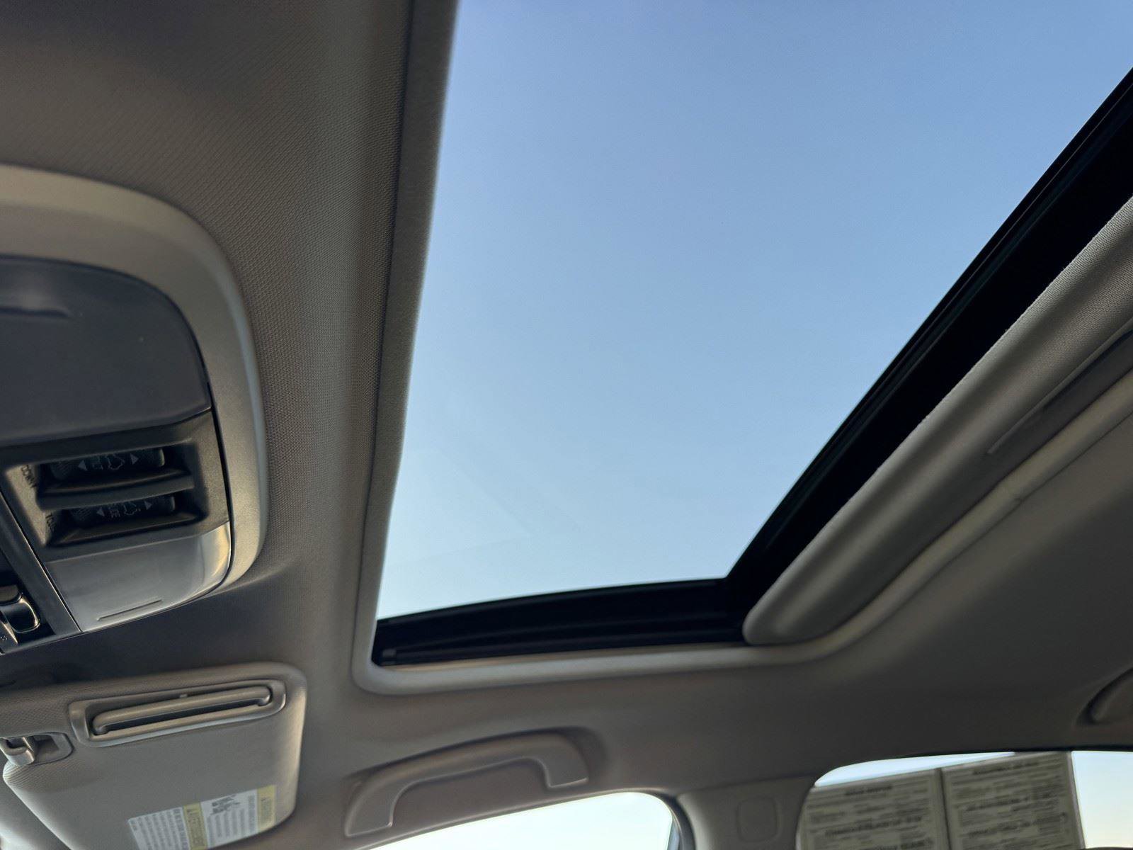 Used 2022 Subaru Crosstrek 2.5i Sport w/ Moonroof Package image 14