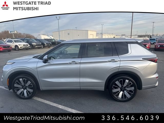 New 2026 Mitsubishi Outlander SEL FWD image 5