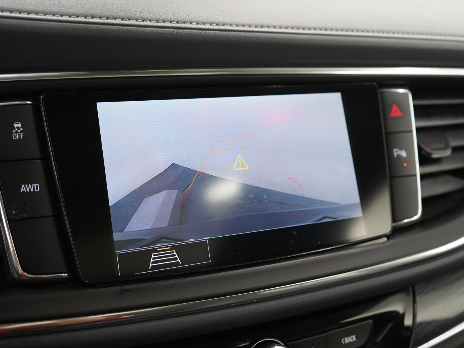 Used 2020 Buick Enclave Essence w/ Sound and Sites Package AWD/4WD image 23