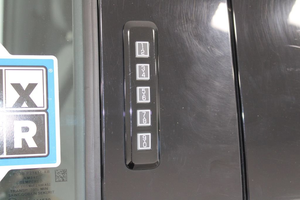 Used 2024 Ford F250 XLT image 23