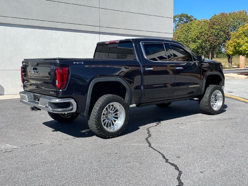 Used 2022 GMC Sierra 1500 SLT w/ SLT Premium Plus Package AWD/4WD image 4