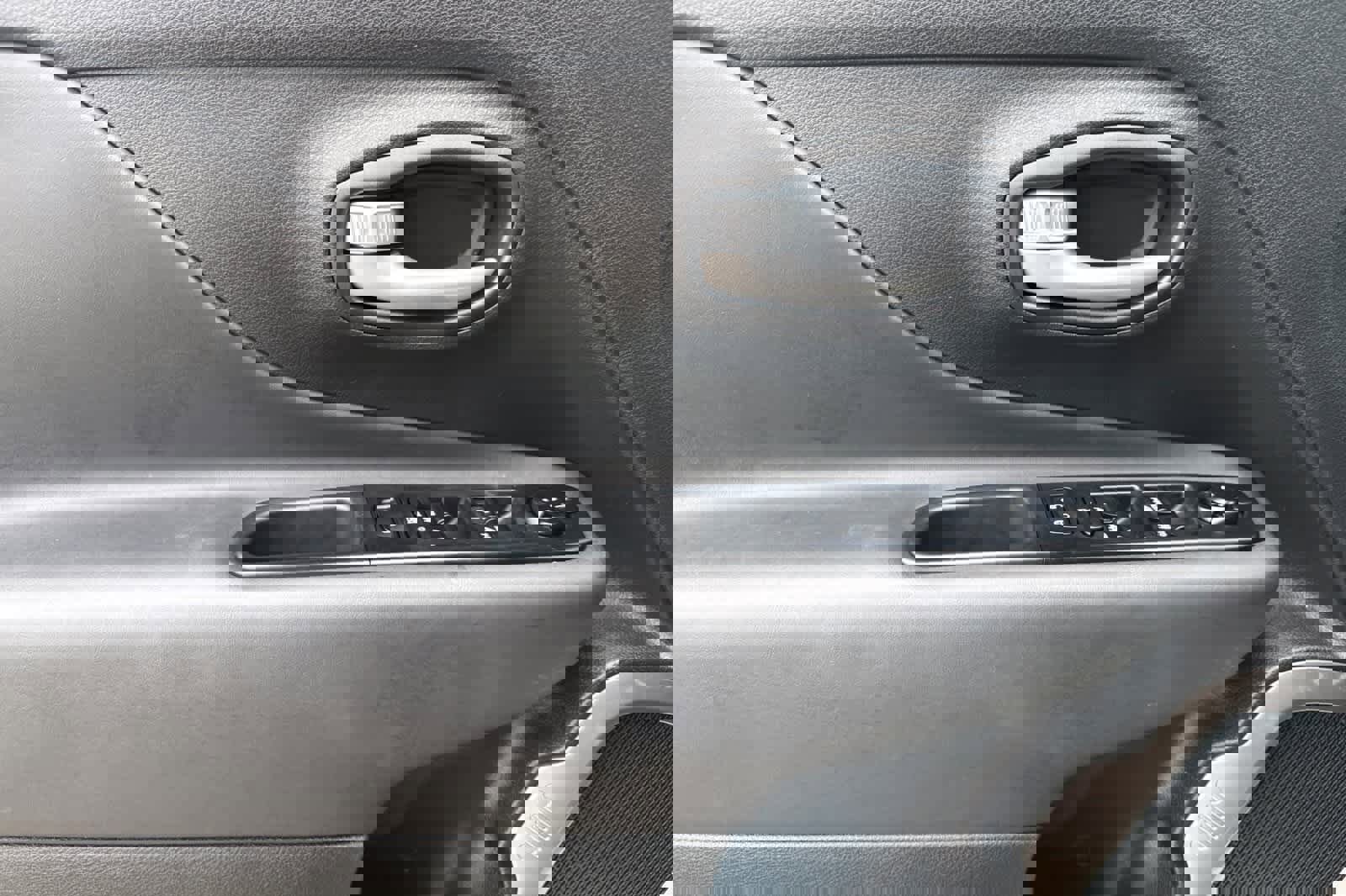 Used 2023 Jeep Renegade Limited image 12