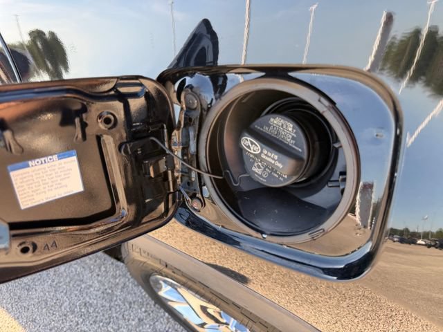 Used 2019 Toyota Highlander Limited Platinum AWD/4WD image 22