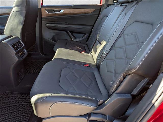 Used 2024 Volkswagen Atlas SE image 11