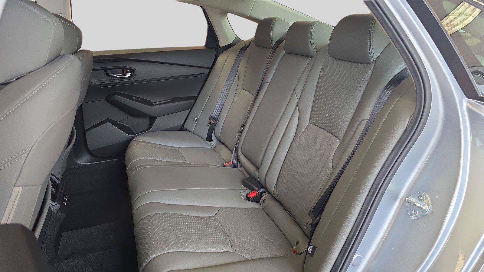 Used 2025 Honda Accord SE image 18