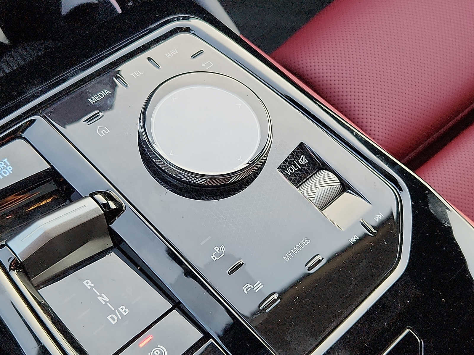 Used 2024 BMW i5 eDrive40i w/ Convenience Package image 25