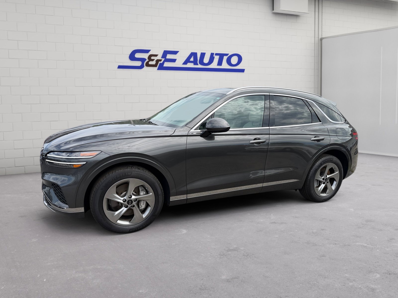 Used 2026 Genesis GV70 2.5T Select AWD/4WD image 2