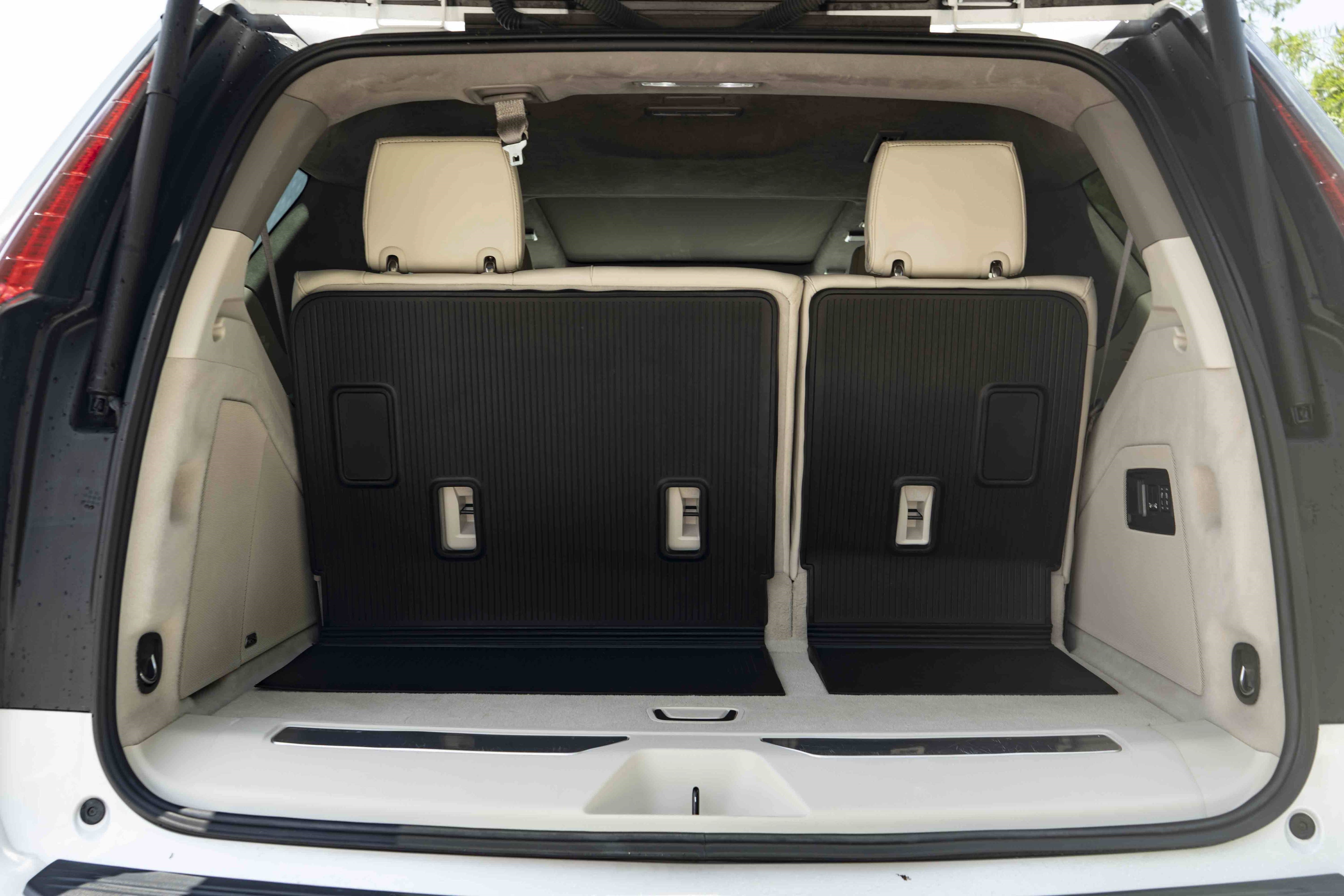 Used 2024 Cadillac Escalade Premium Luxury Platinum w/ LPO, Floor Liner Package AWD/4WD image 48