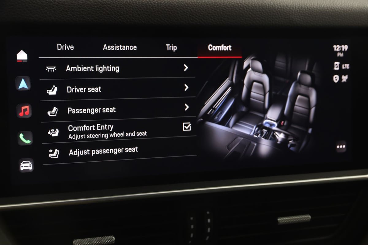 Used 2023 Porsche Cayenne Platinum Edition AWD/4WD image 36