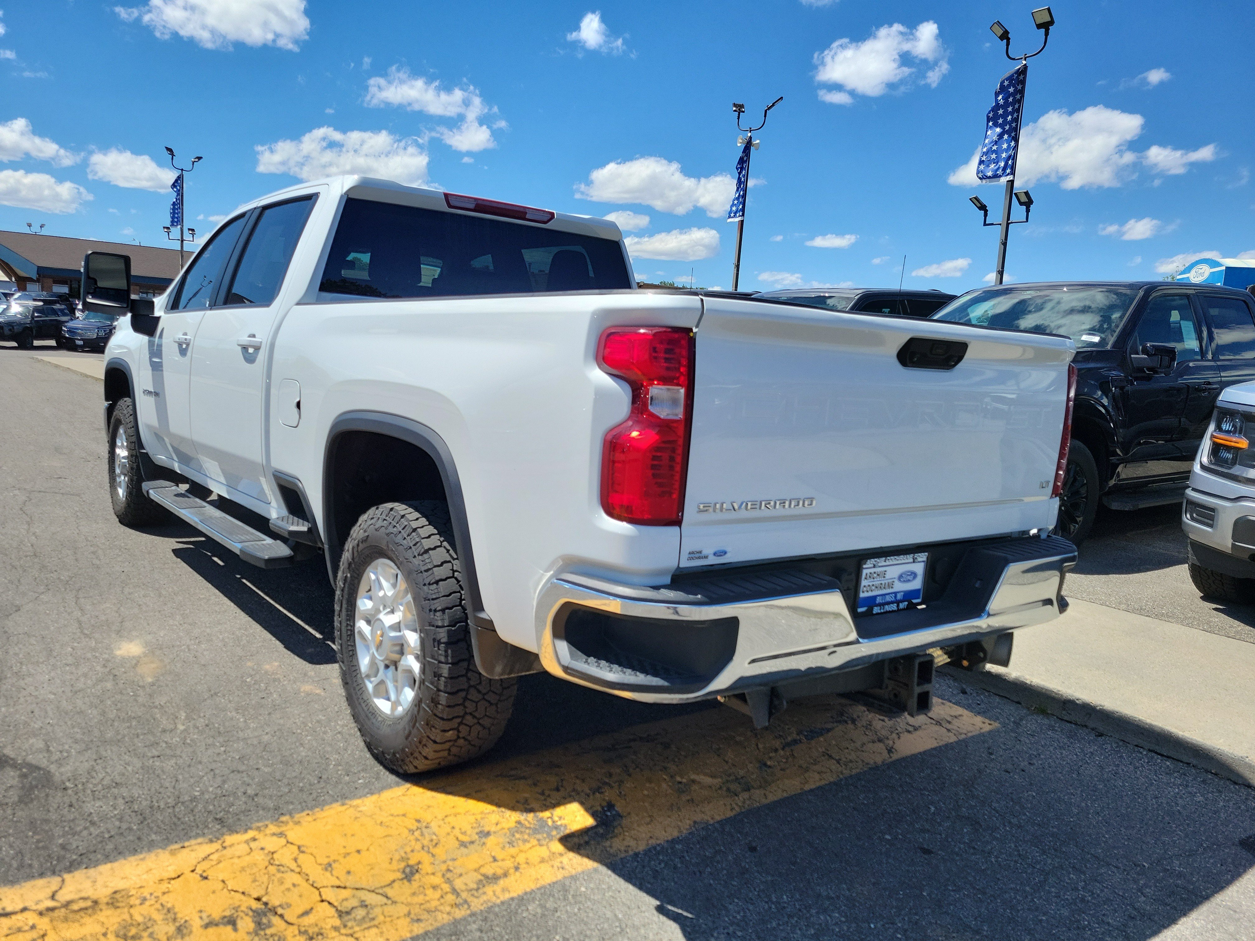 Used 2024 Chevrolet Silverado 2500 LT AWD/4WD image 3