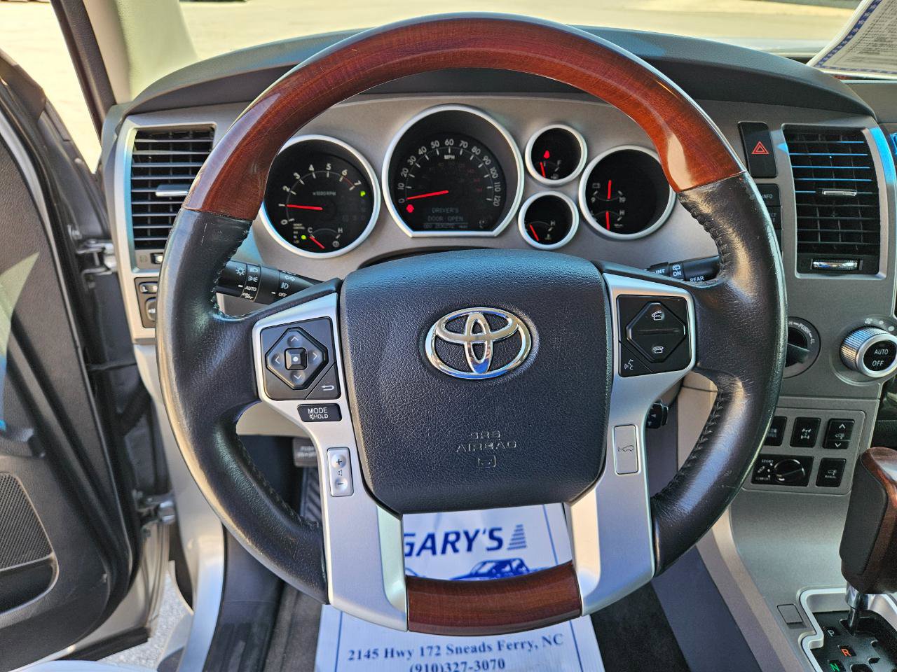 Used 2016 Toyota Sequoia Platinum image 25