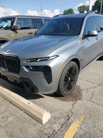 Used 2023 BMW X7 xDrive40i w/ M Sport Package AWD/4WD image 1