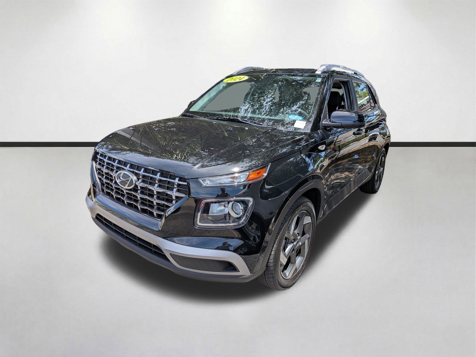 Used 2024 Hyundai Venue SEL FWD image 6