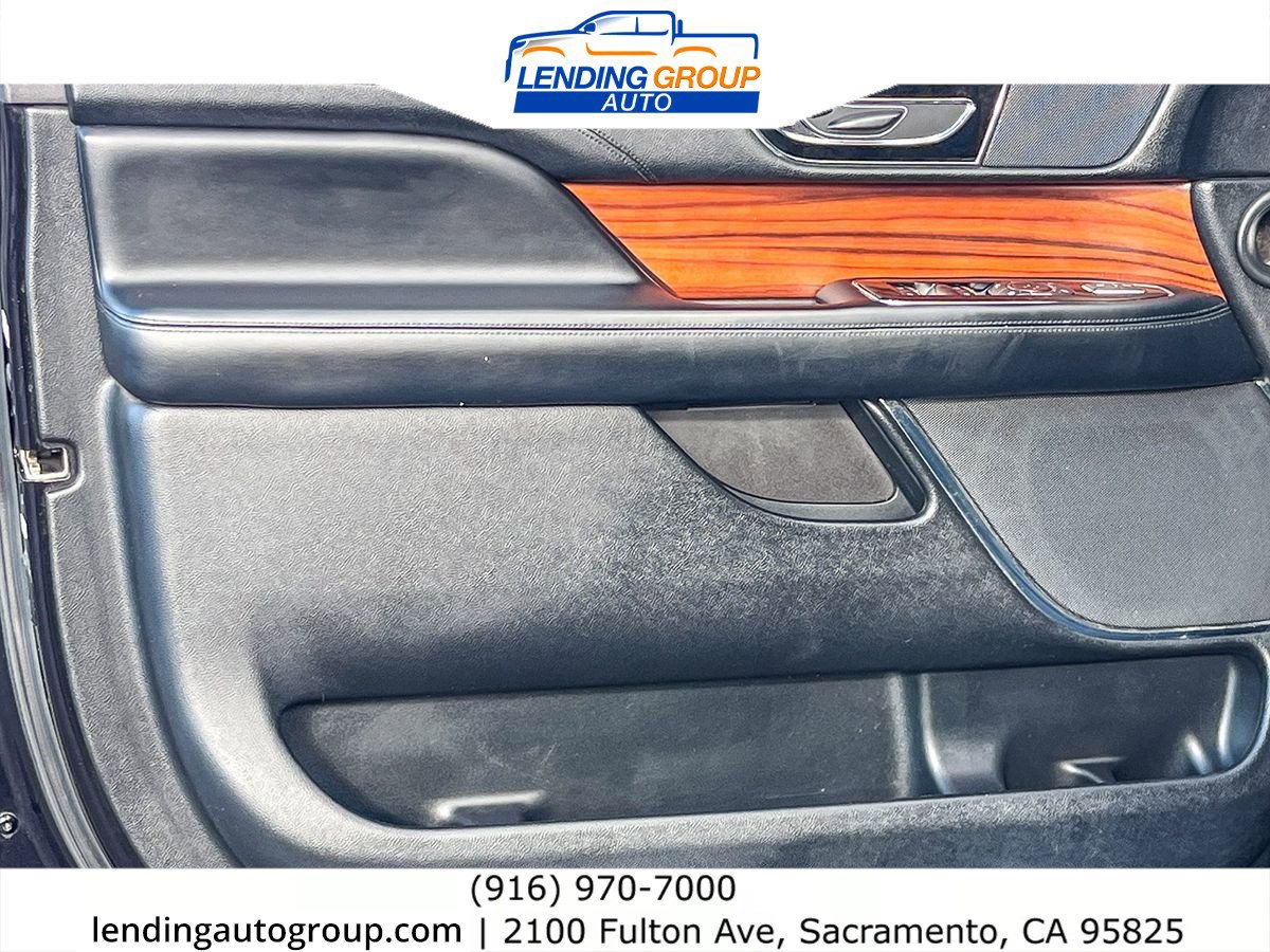 Used 2019 Lincoln Navigator Premiere image 19