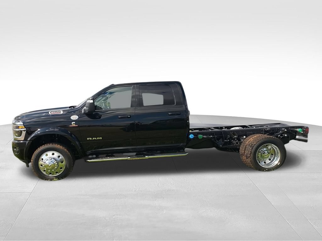 New 2026 RAM 4500 4x4 Crew Cab DRW w/ Laramie Trim Package image 5