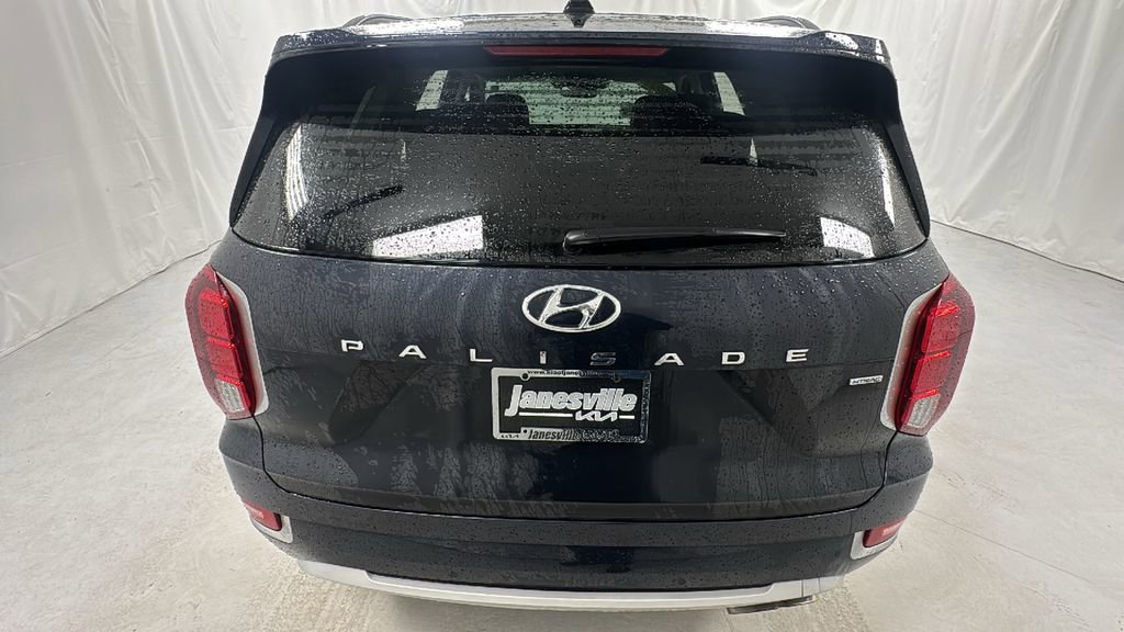 Used 2022 Hyundai Palisade Limited w/ Winter Package image 4