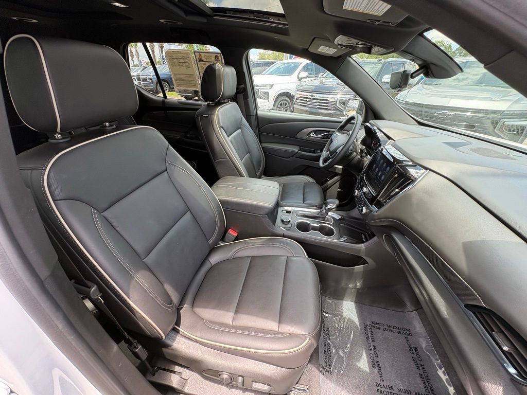 Used 2023 Chevrolet Traverse Premier w/ Redline Edition FWD image 26