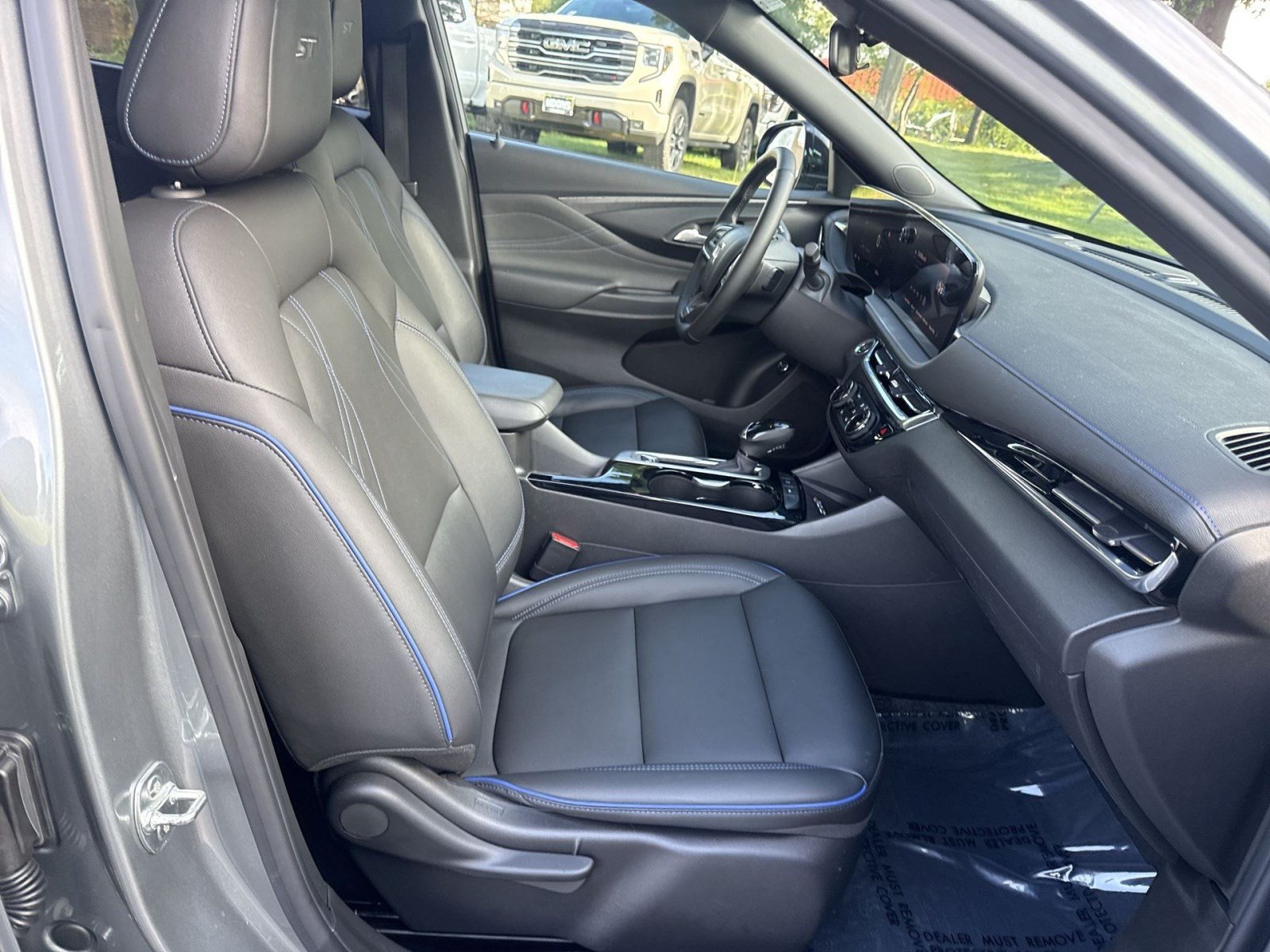 Used 2024 Buick Envista Sport Touring w/ Convenience I Package FWD image 23