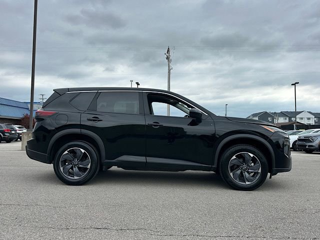 Used 2025 Nissan Rogue SV image 7