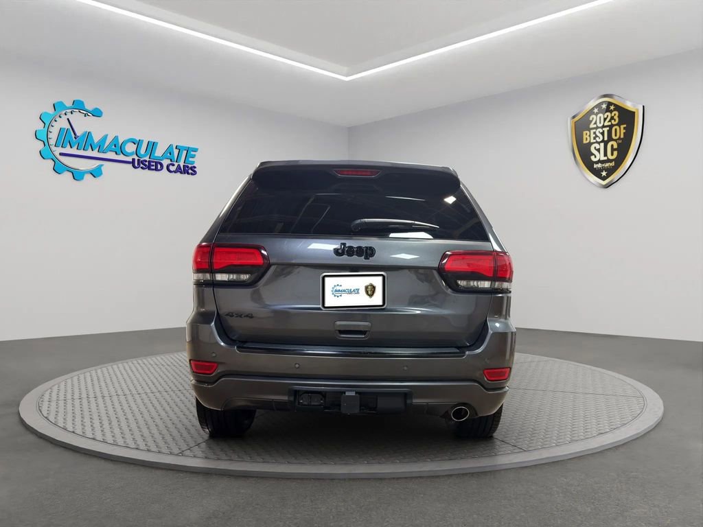 Used 2017 Jeep Grand Cherokee Altitude image 4