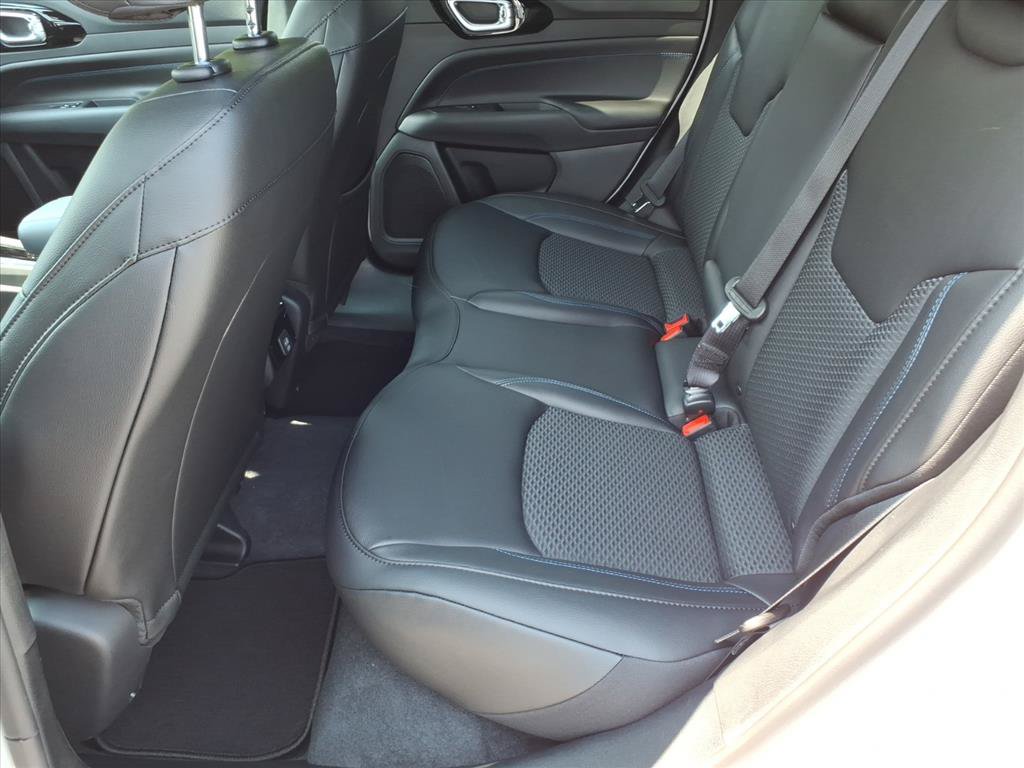 New 2026 Jeep Compass Latitude AWD/4WD image 4