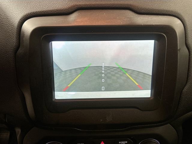 Used 2020 Jeep Renegade Latitude w/ Cold Weather Group image 12