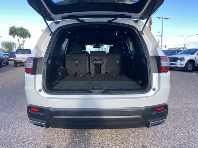 Used 2025 Honda Pilot Sport image 16