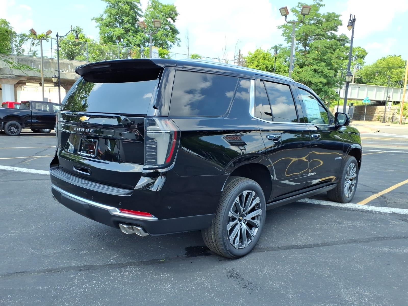 New 2026 Chevrolet Tahoe High Country AWD/4WD image 3