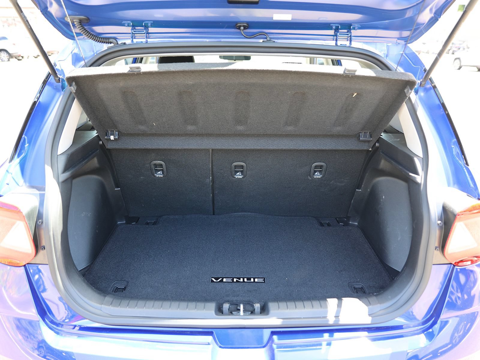 Used 2023 Hyundai Venue SE FWD image 10