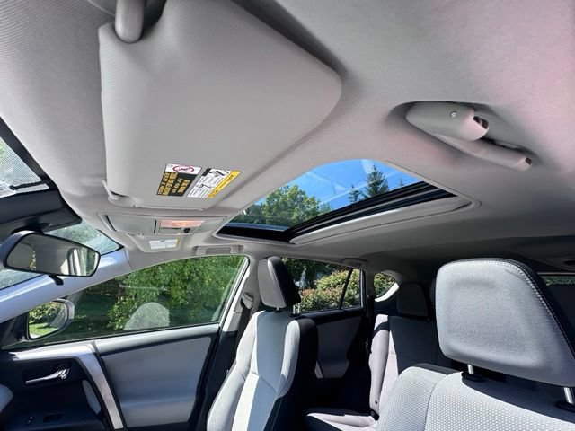 Used 2018 Toyota RAV4 XLE w/ Plus Extra Value Package AWD/4WD image 13