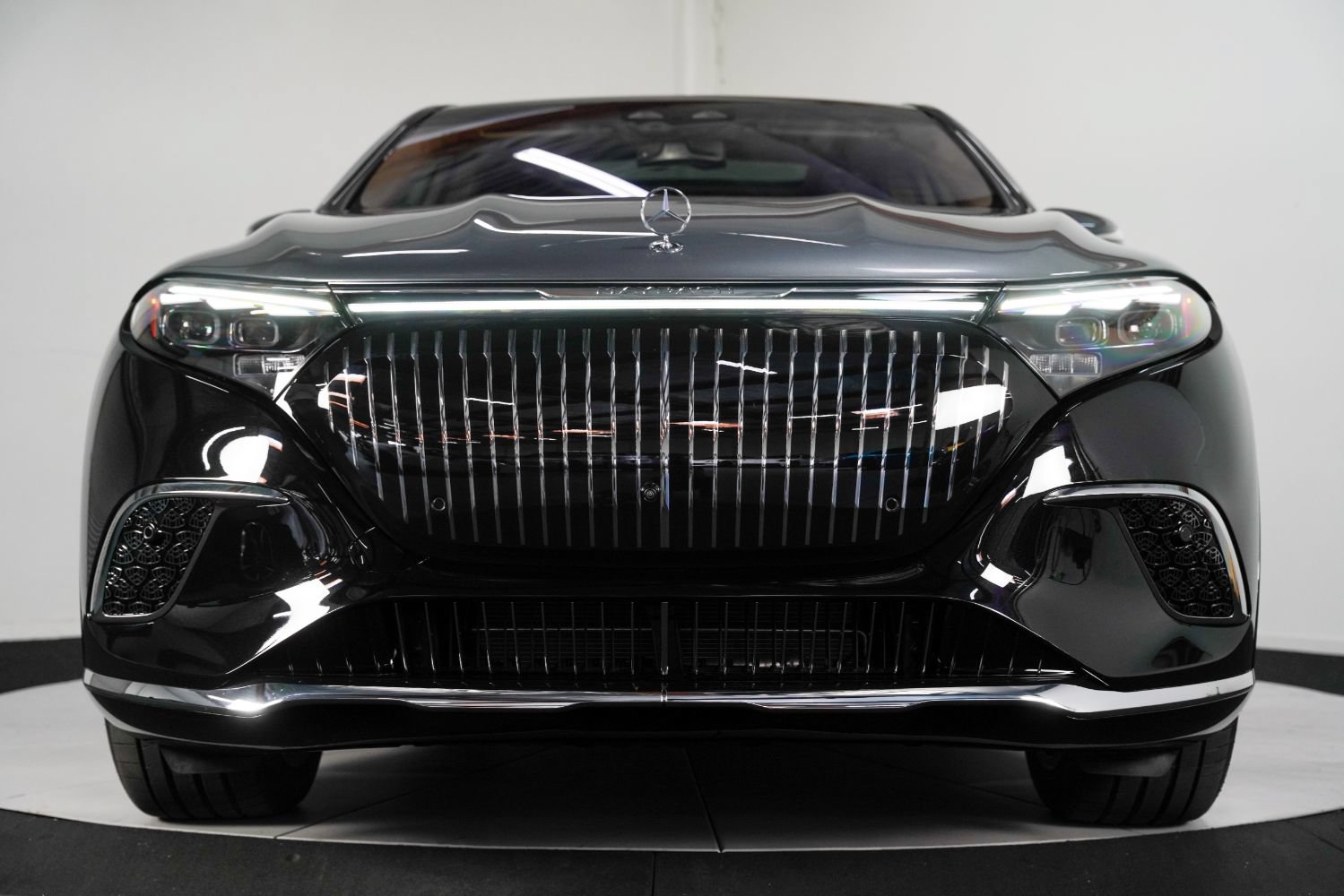 Used 2025 Mercedes-Benz Maybach EQS 680 4MATIC image 15