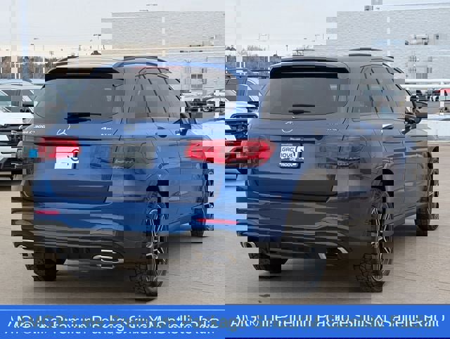 Used 2022 Mercedes-Benz GLC 300 4MATIC image 3