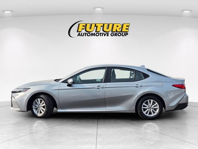 Used 2025 Toyota Camry LE FWD image 9